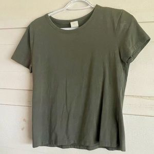 H&M army green tee shirt